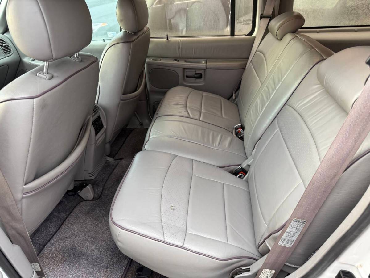 Ford-explorer-limited-4dr-suv-1995-white-20