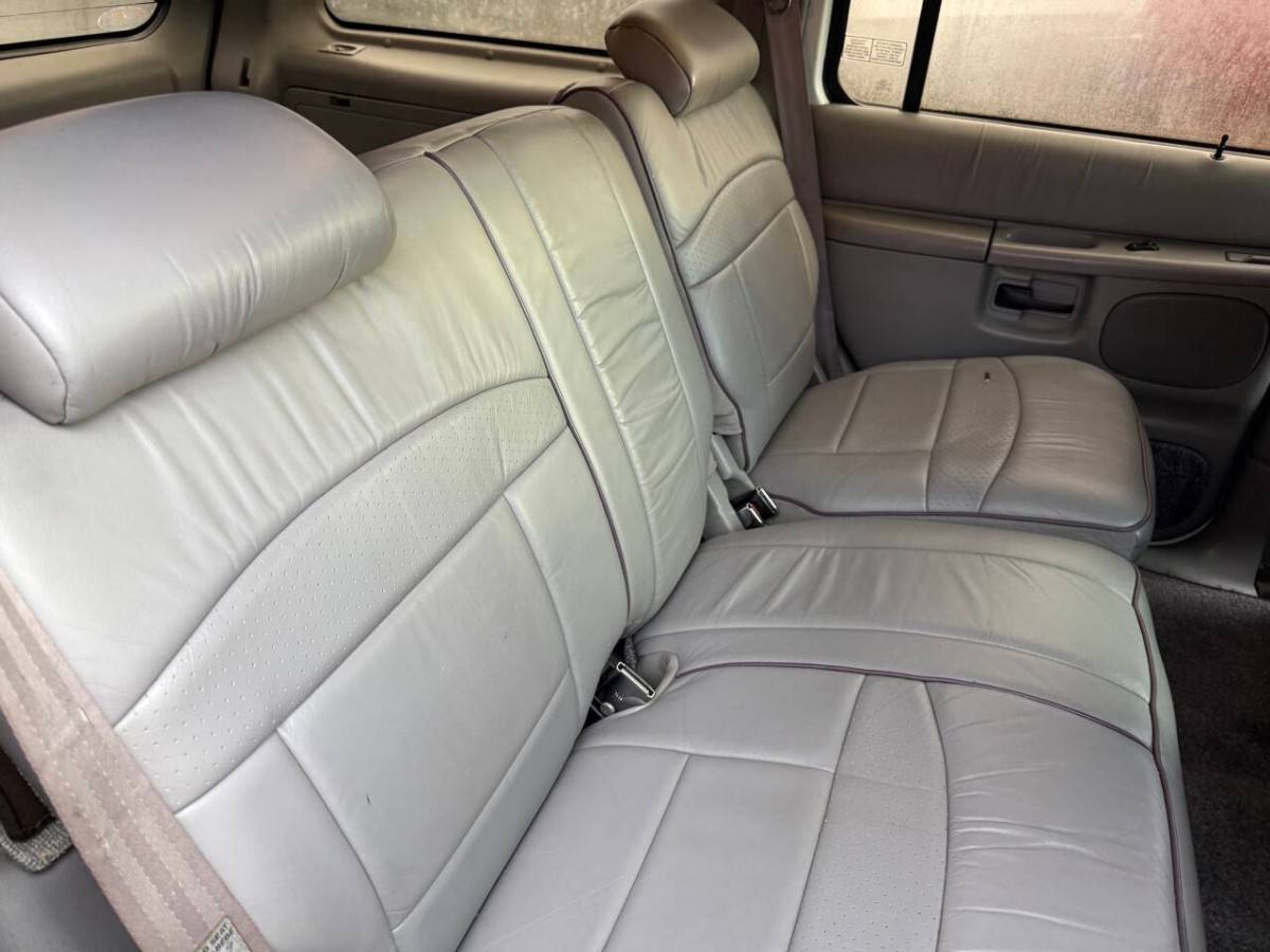 Ford-explorer-limited-4dr-suv-1995-white-21