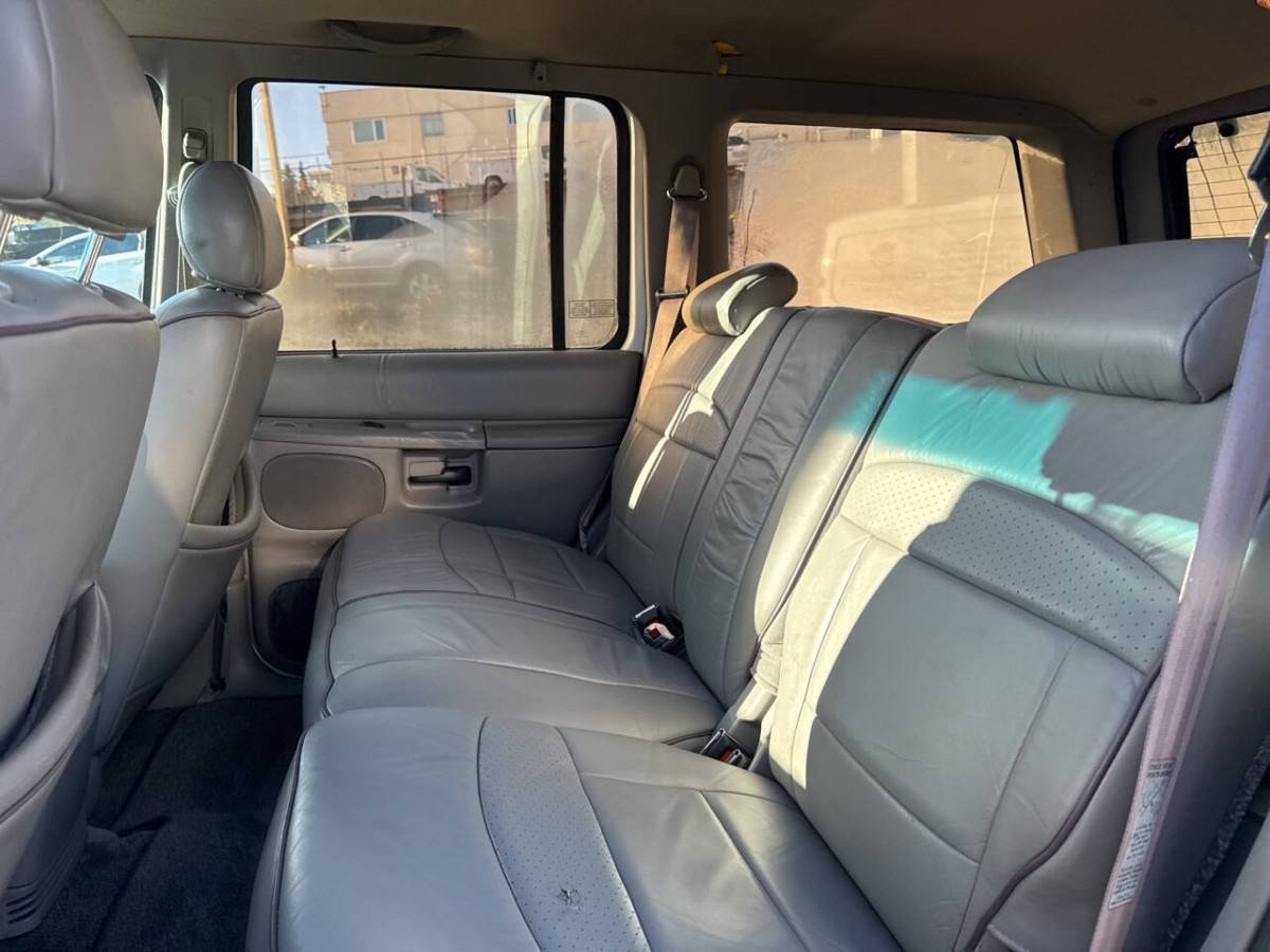 Ford-explorer-limited-4dr-suv-1995-white-3