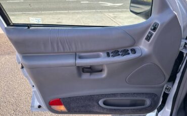 Ford-explorer-limited-4dr-suv-1995-white-4