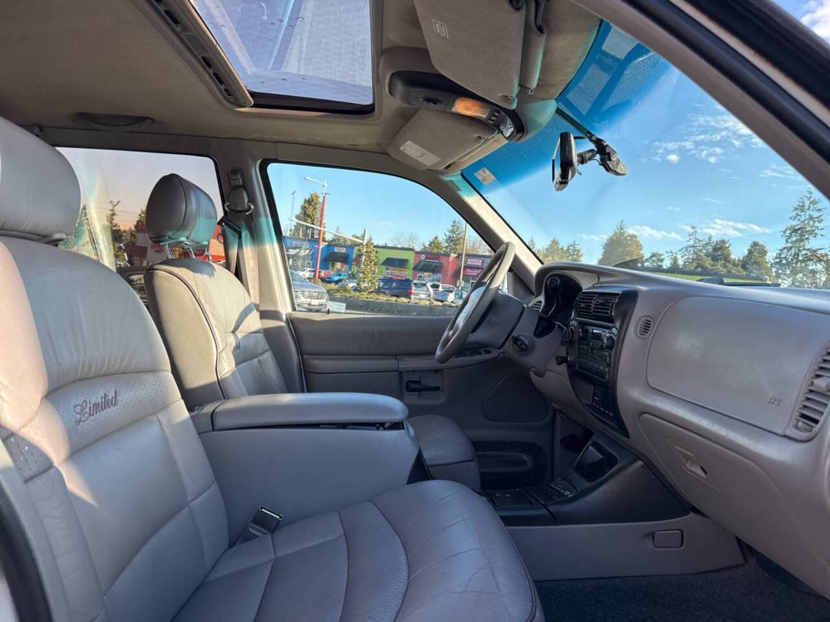 Ford-explorer-limited-4dr-suv-1995-white-8