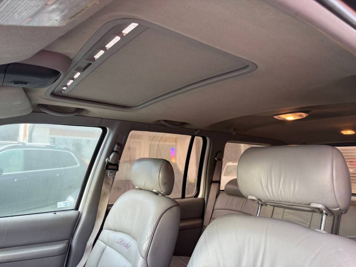 Ford-explorer-limited-4dr-suv-1995-white-9