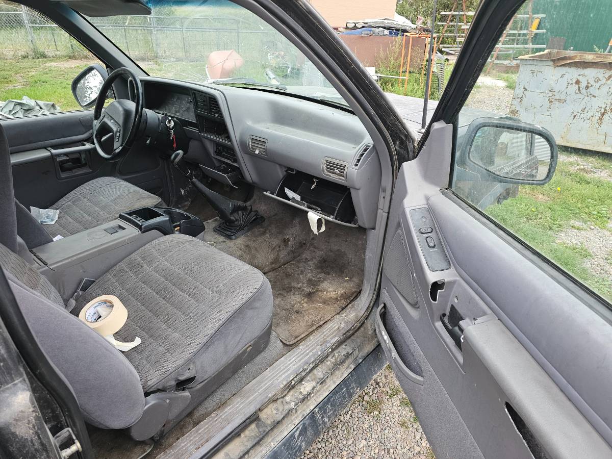 Ford-explorer-xlt-1996-black-4