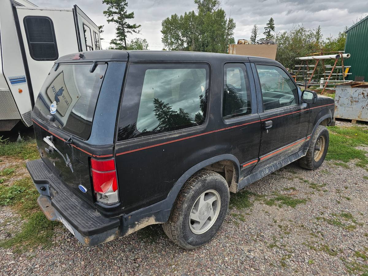 Ford-explorer-xlt-1996-black