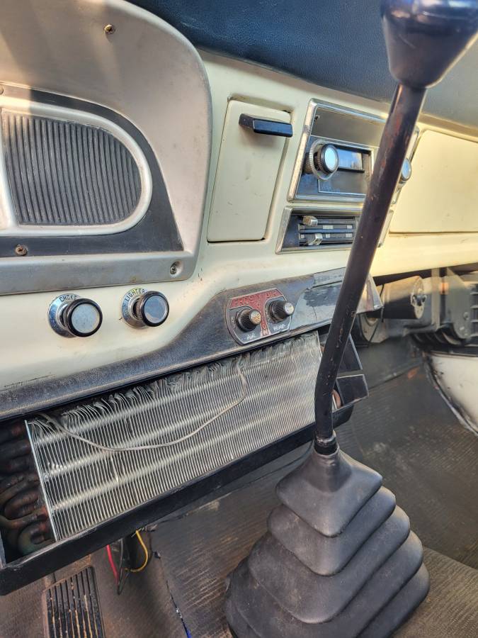 Ford-f-150-1969-white-12