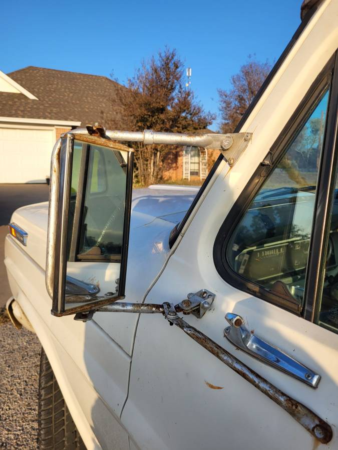 Ford-f-150-1969-white-13