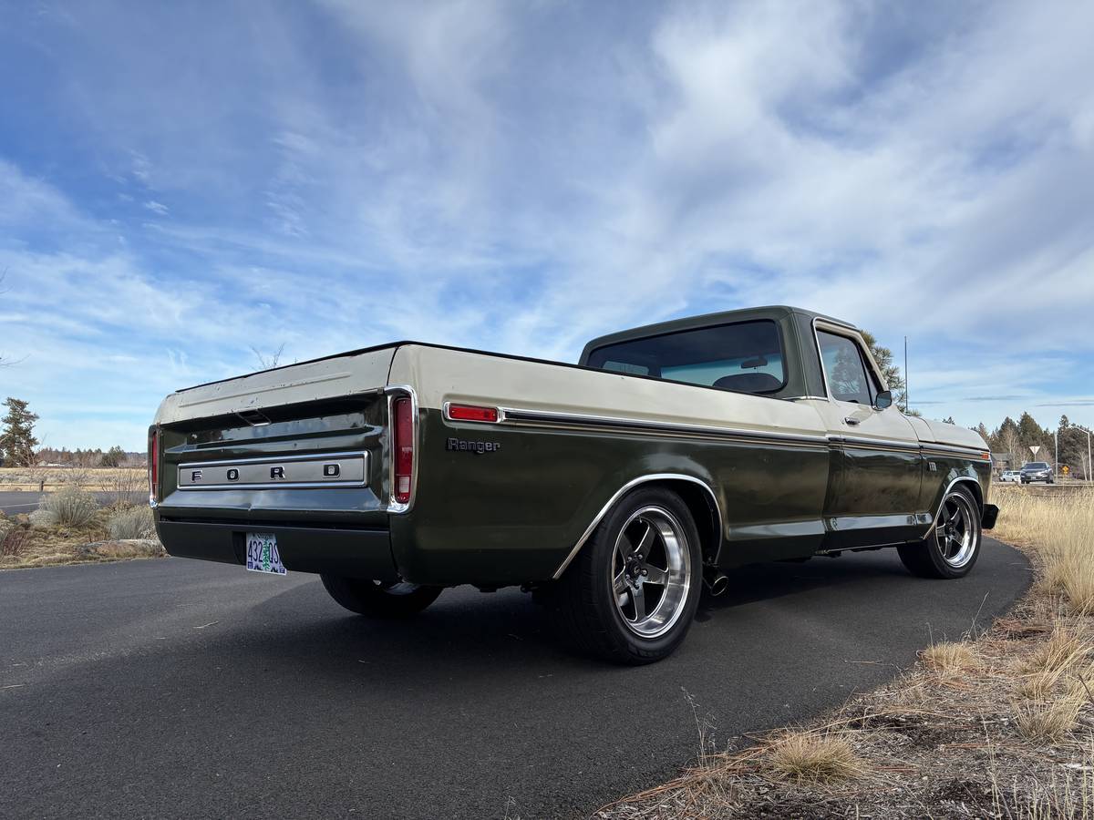 Ford-f-150-1976-green-5