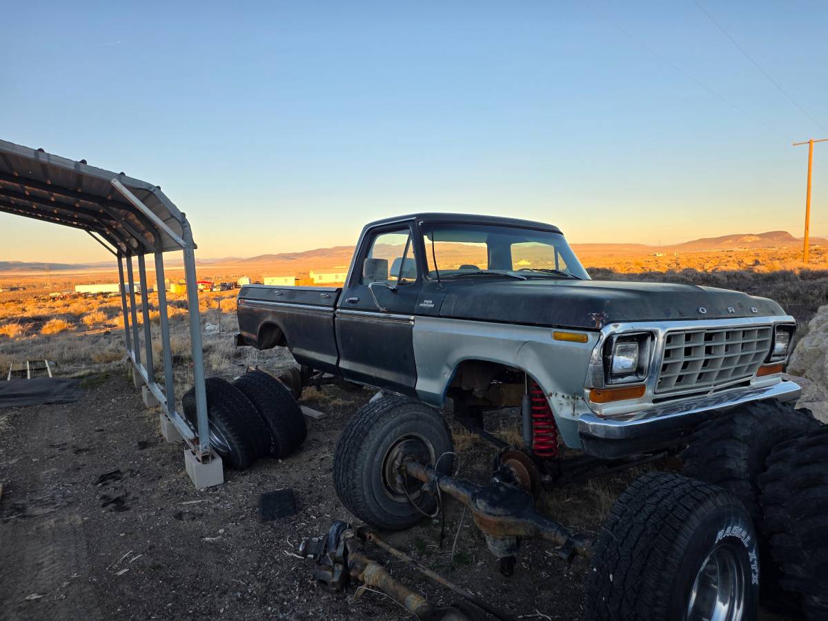 Ford-f-150-1979-black-10