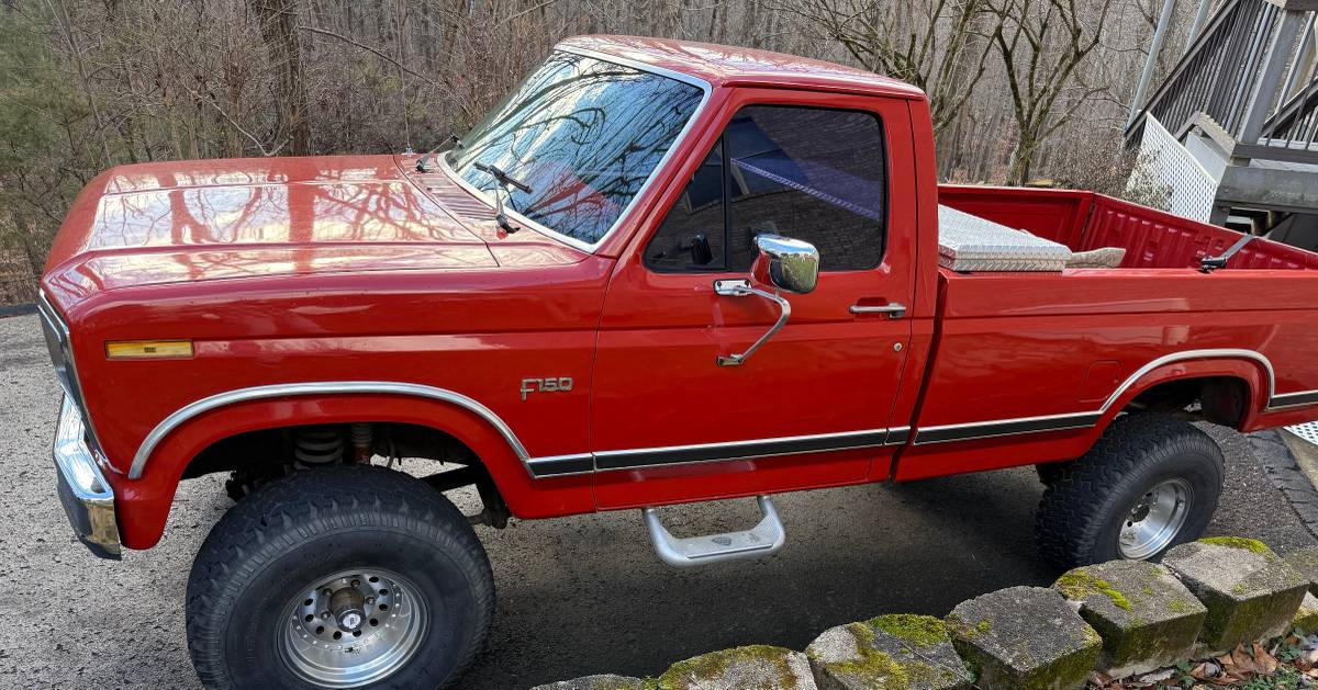 Ford-f-150-1984-red-2