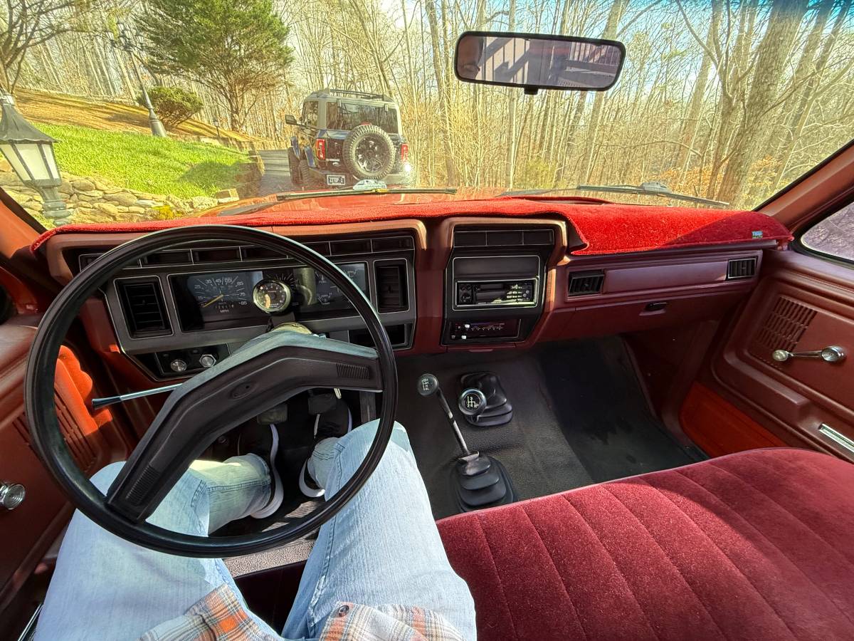 Ford-f-150-1984-red-6