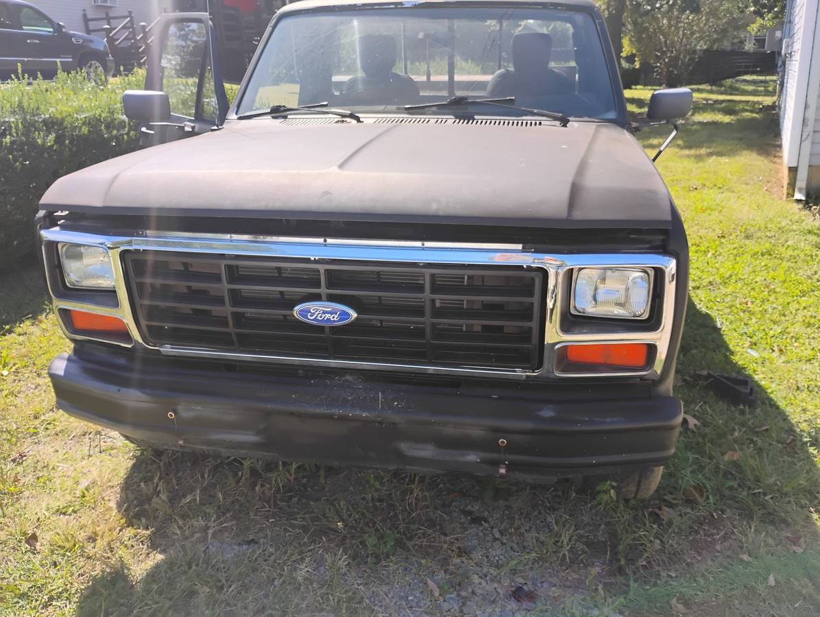 Ford-f-150-1985-black-12