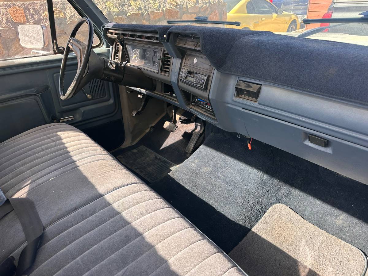 Ford-f-150-1985-blue-3