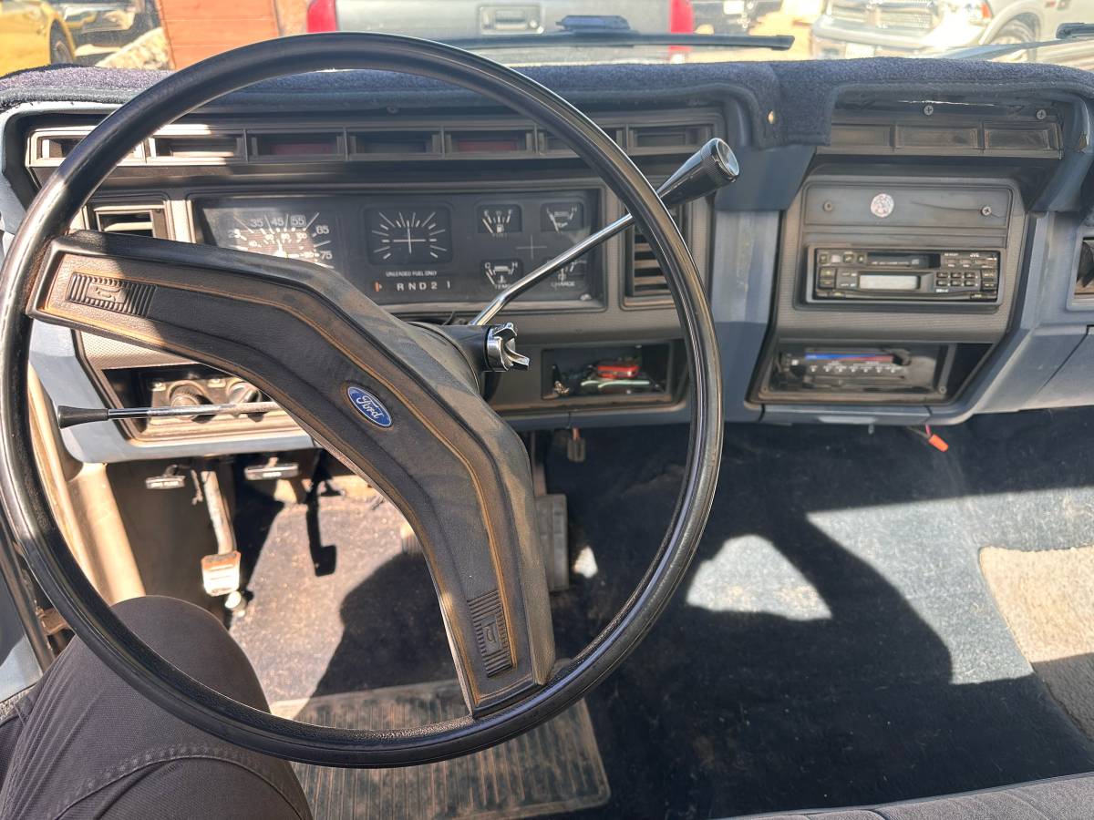 Ford-f-150-1985-blue-4