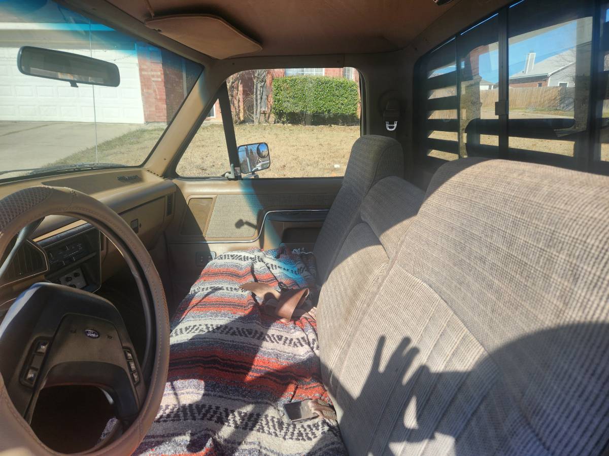 Ford-f-150-1988-brown-2