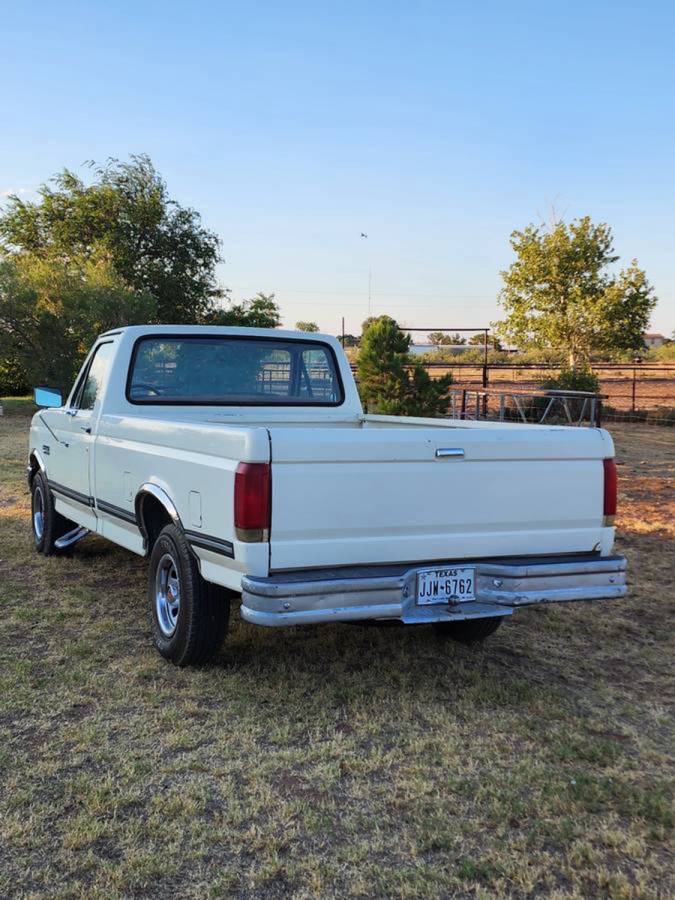Ford-f-150-1988-white-2