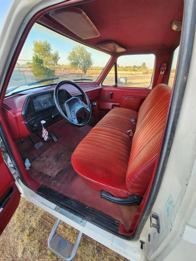 Ford-f-150-1988-white-5