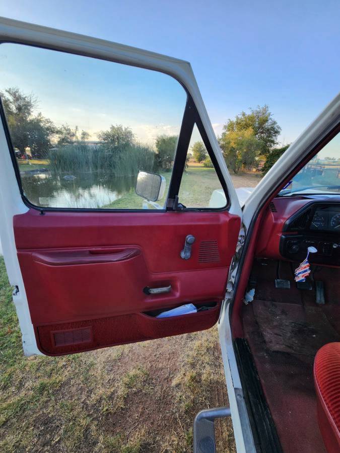 Ford-f-150-1988-white-6