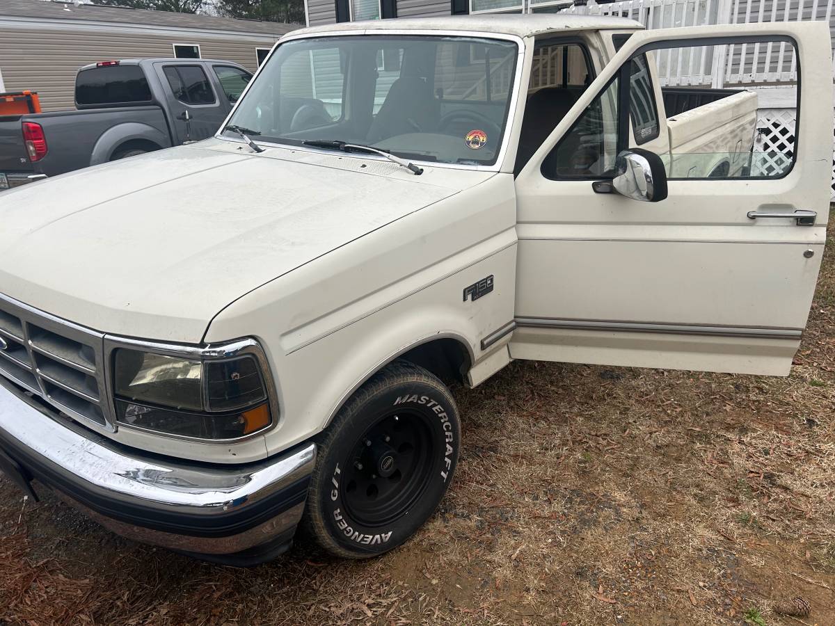 Ford-f-150-1993-white-1