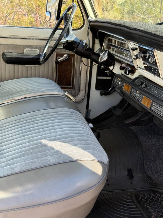 Ford-f-250-1972-custom-12