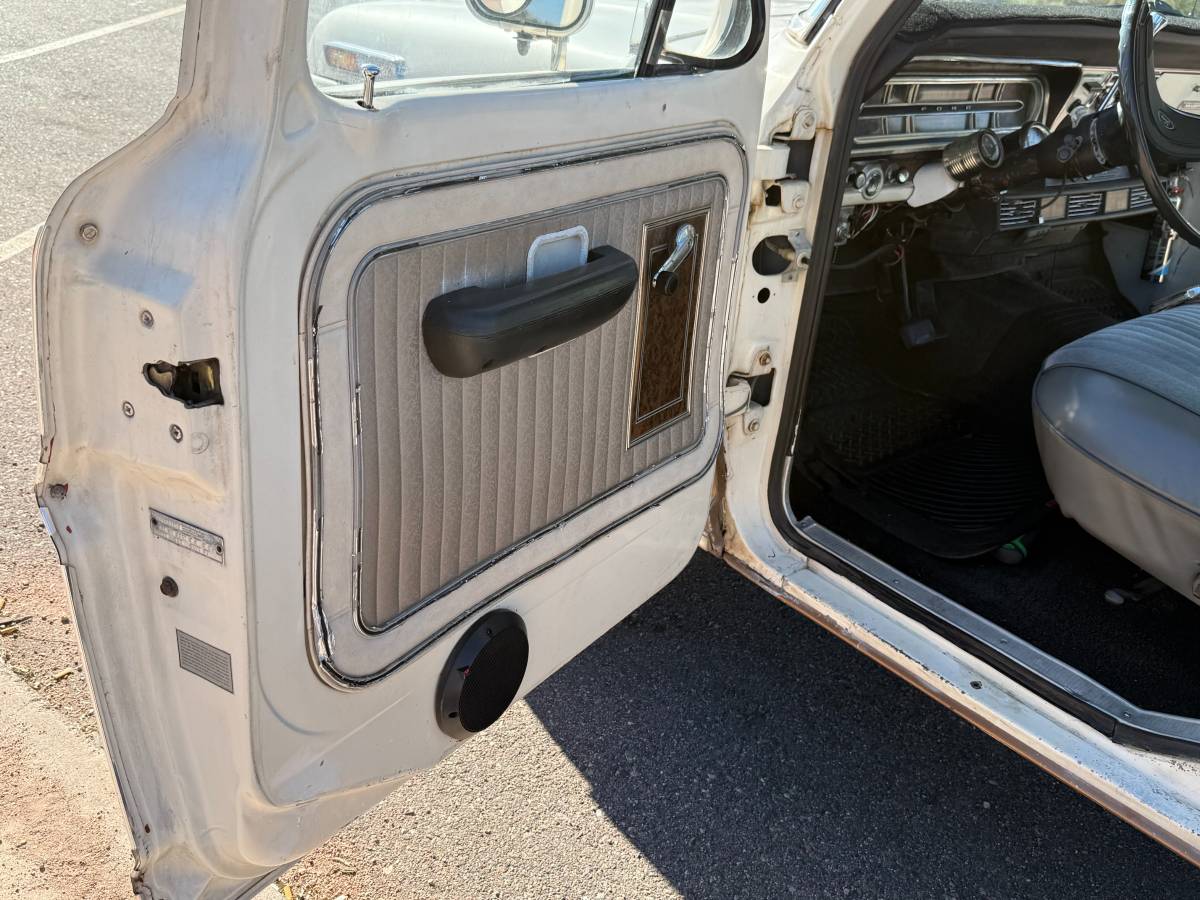 Ford-f-250-1972-custom-14