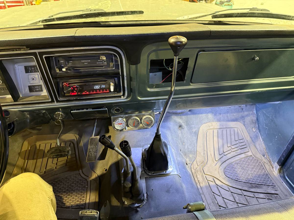 Ford-f-250-1978-green-7