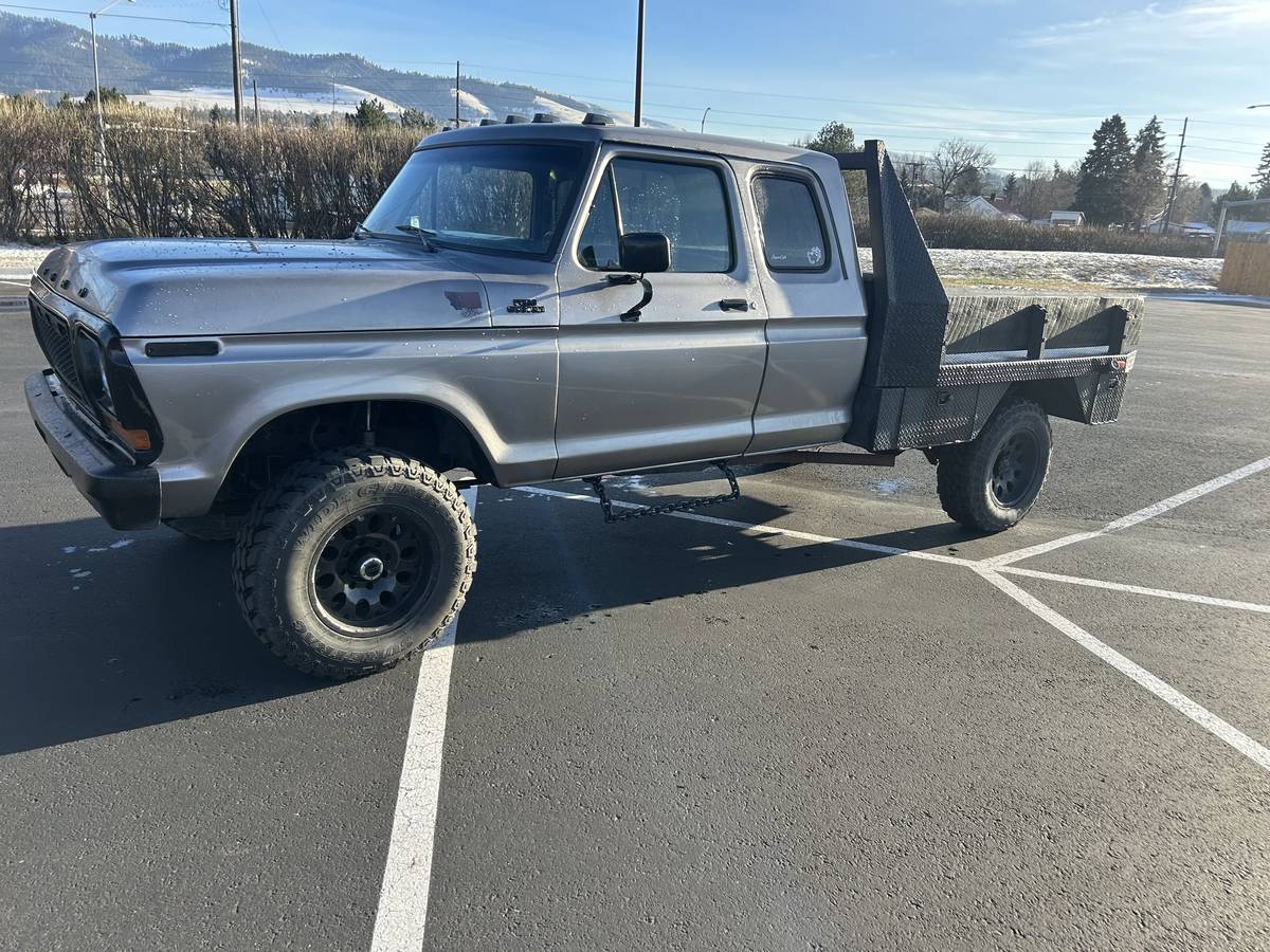 Ford-f-250-1978-grey-1