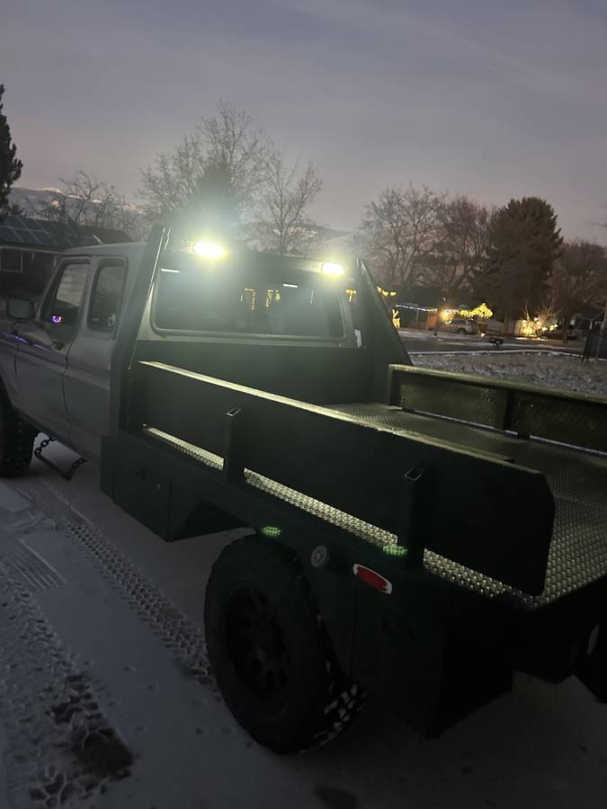 Ford-f-250-1978-grey-18