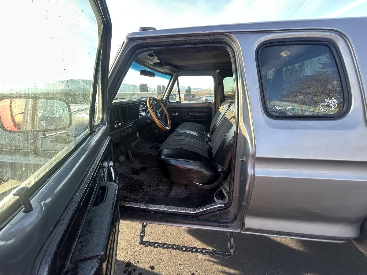 Ford-f-250-1978-grey-4