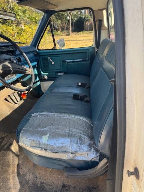Ford-f-250-1983-white-4