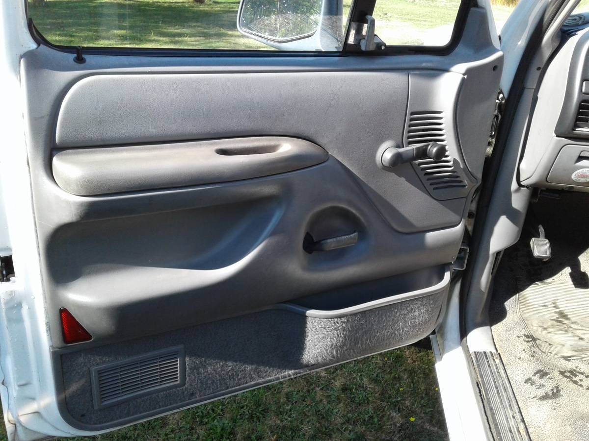 Ford-f-250-1996-white-12