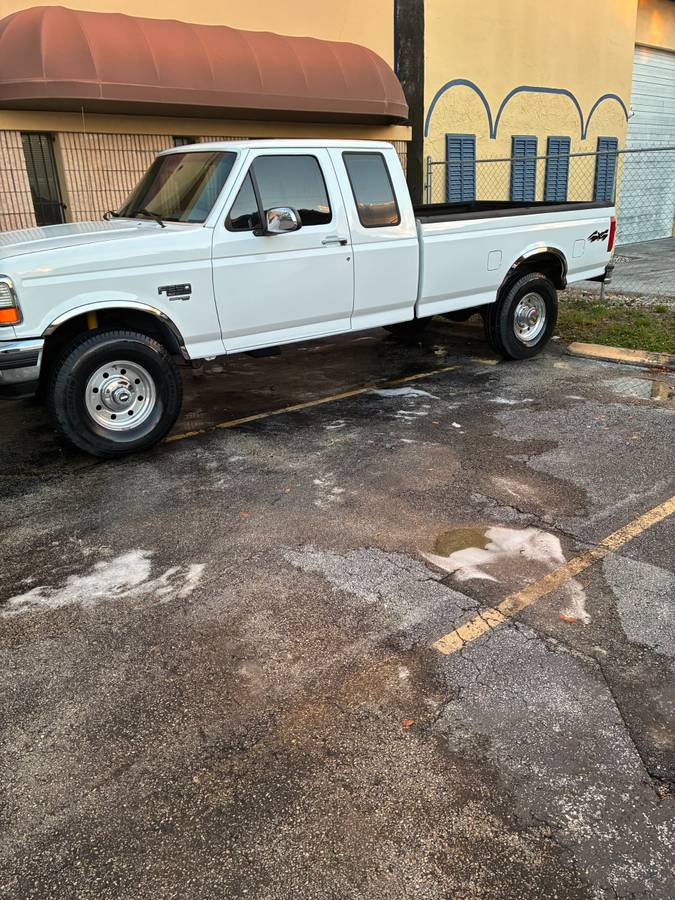 Ford-f-250-4x4-diesel-1996-white-2