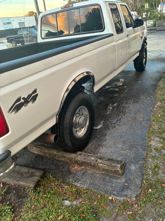 Ford-f-250-4x4-diesel-1996-white-3