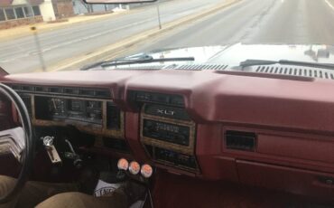 Ford-f-250-diesel-1985-black-2