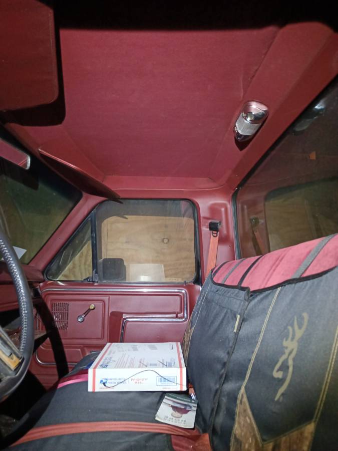 Ford-f-250-diesel-1985-black-3