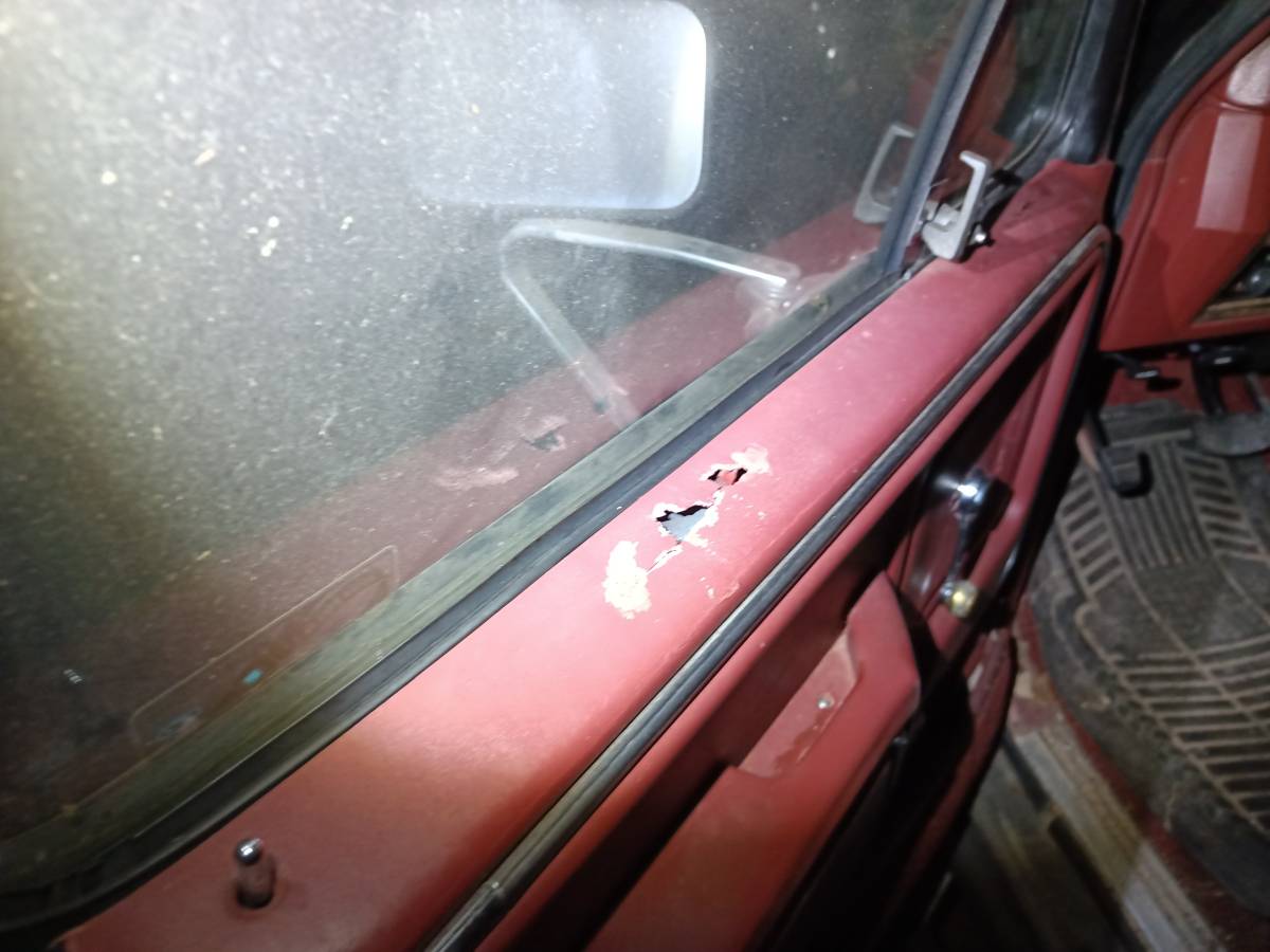 Ford-f-250-diesel-1985-black-4