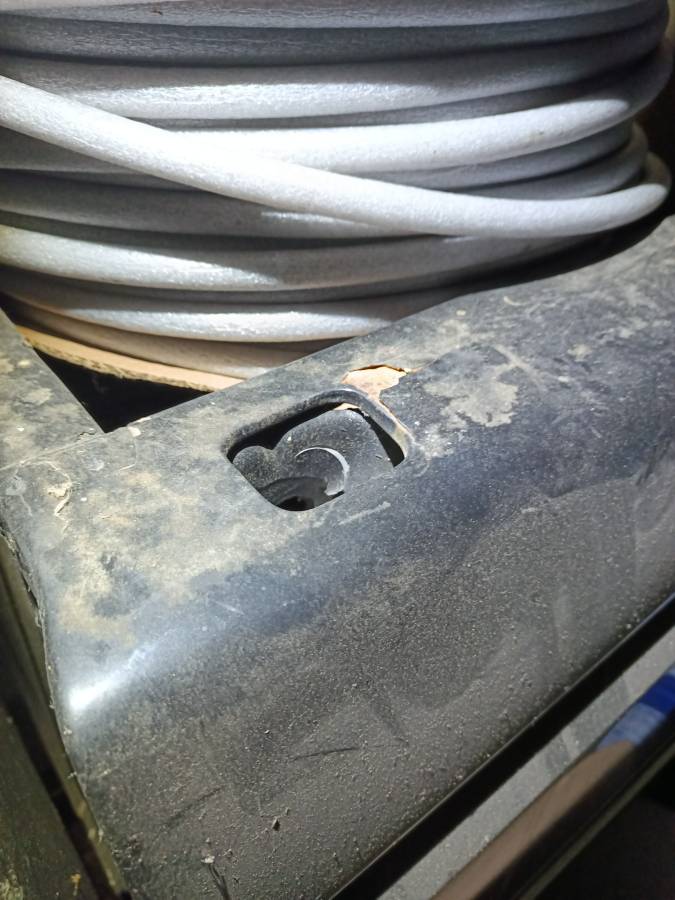 Ford-f-250-diesel-1985-black-7