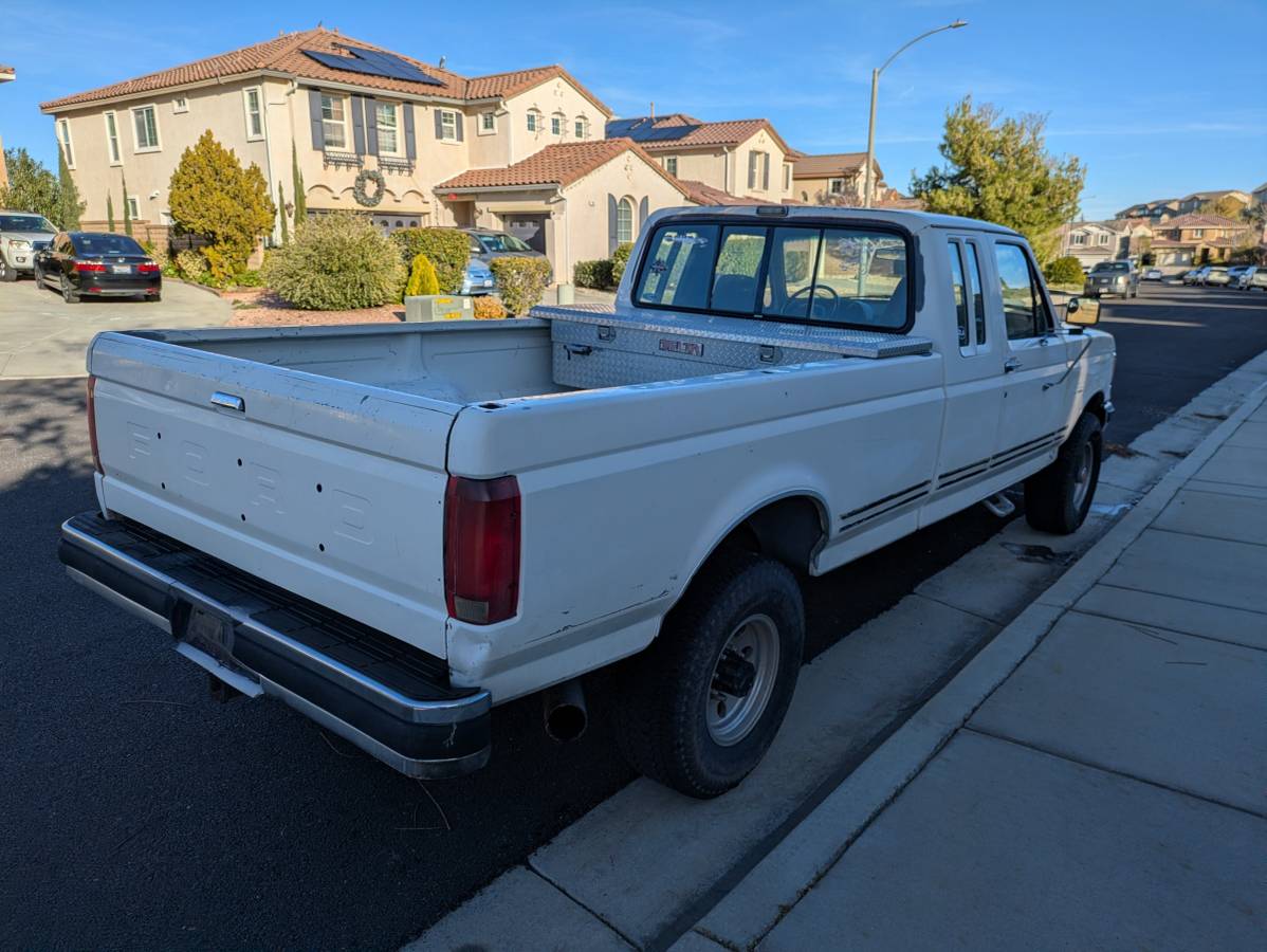 Ford-f-250-diesel-1991-white-3