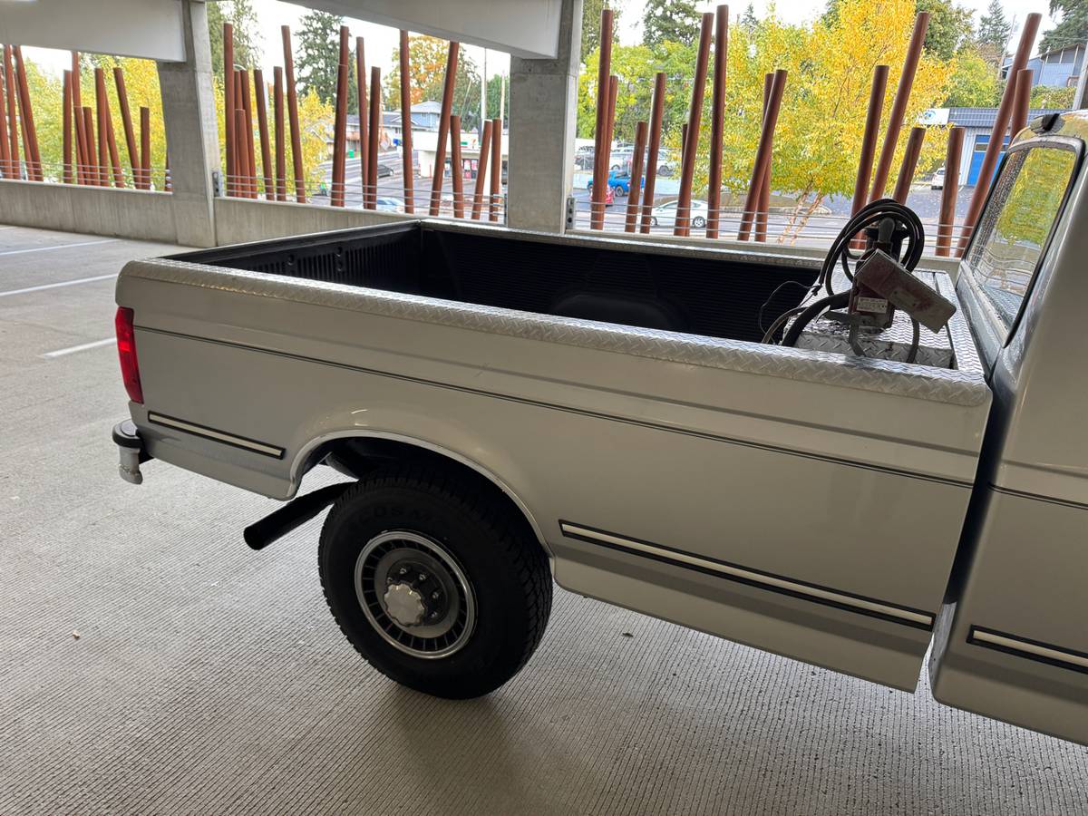 Ford-f-250-diesel-1993-silver