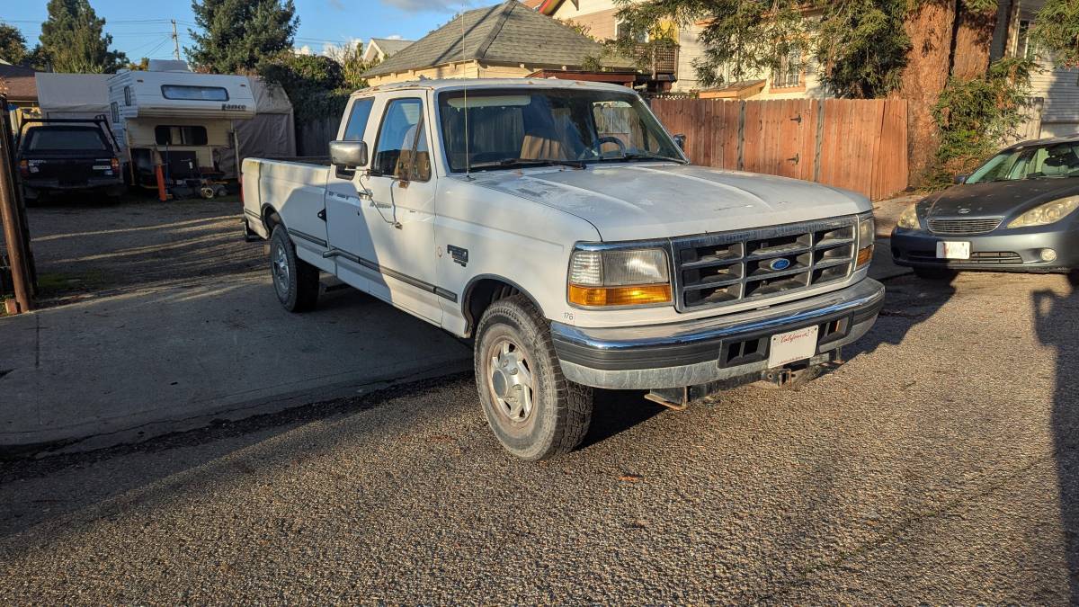 Ford-f-250-diesel-1995-white-1