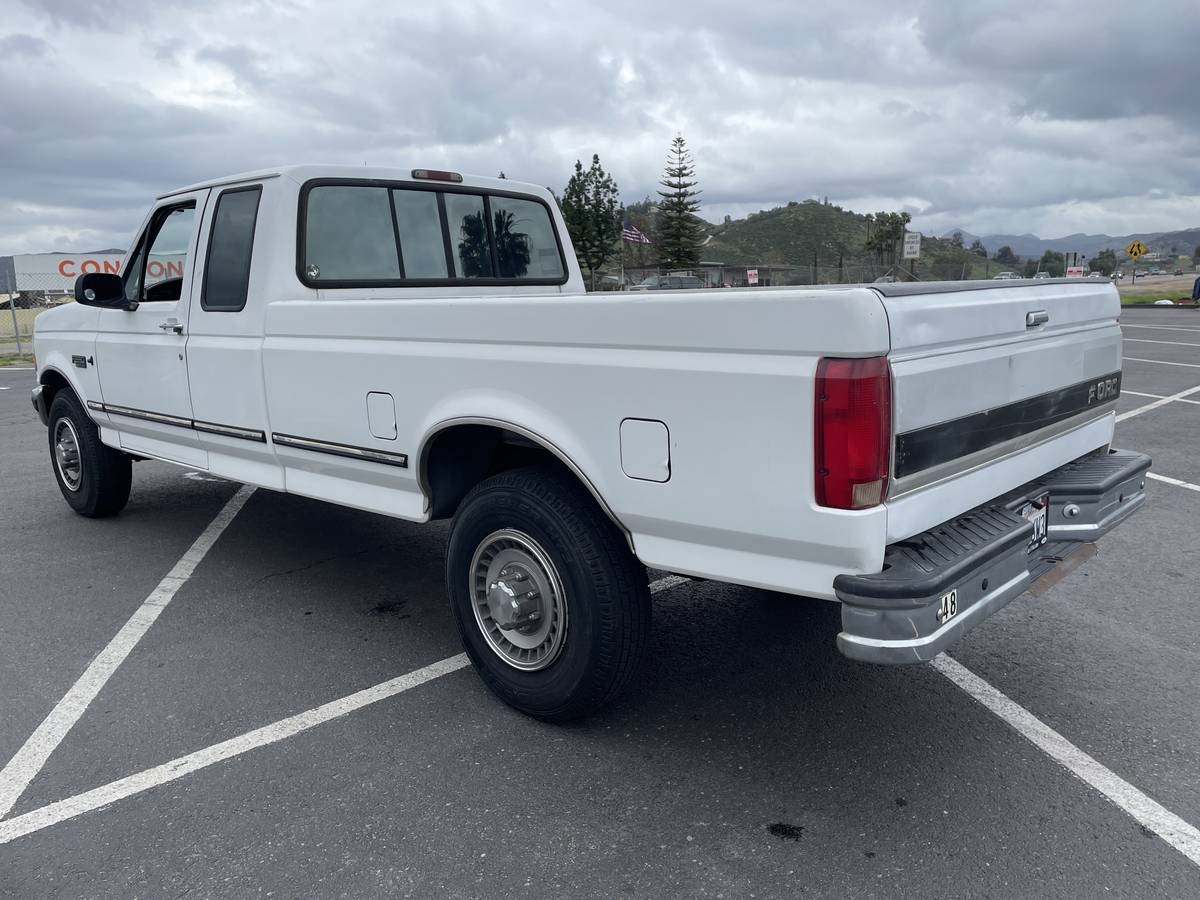 Ford-f-250-square-body-1996-white-1
