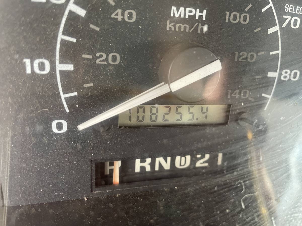 Ford-f-250-square-body-1996-white-2