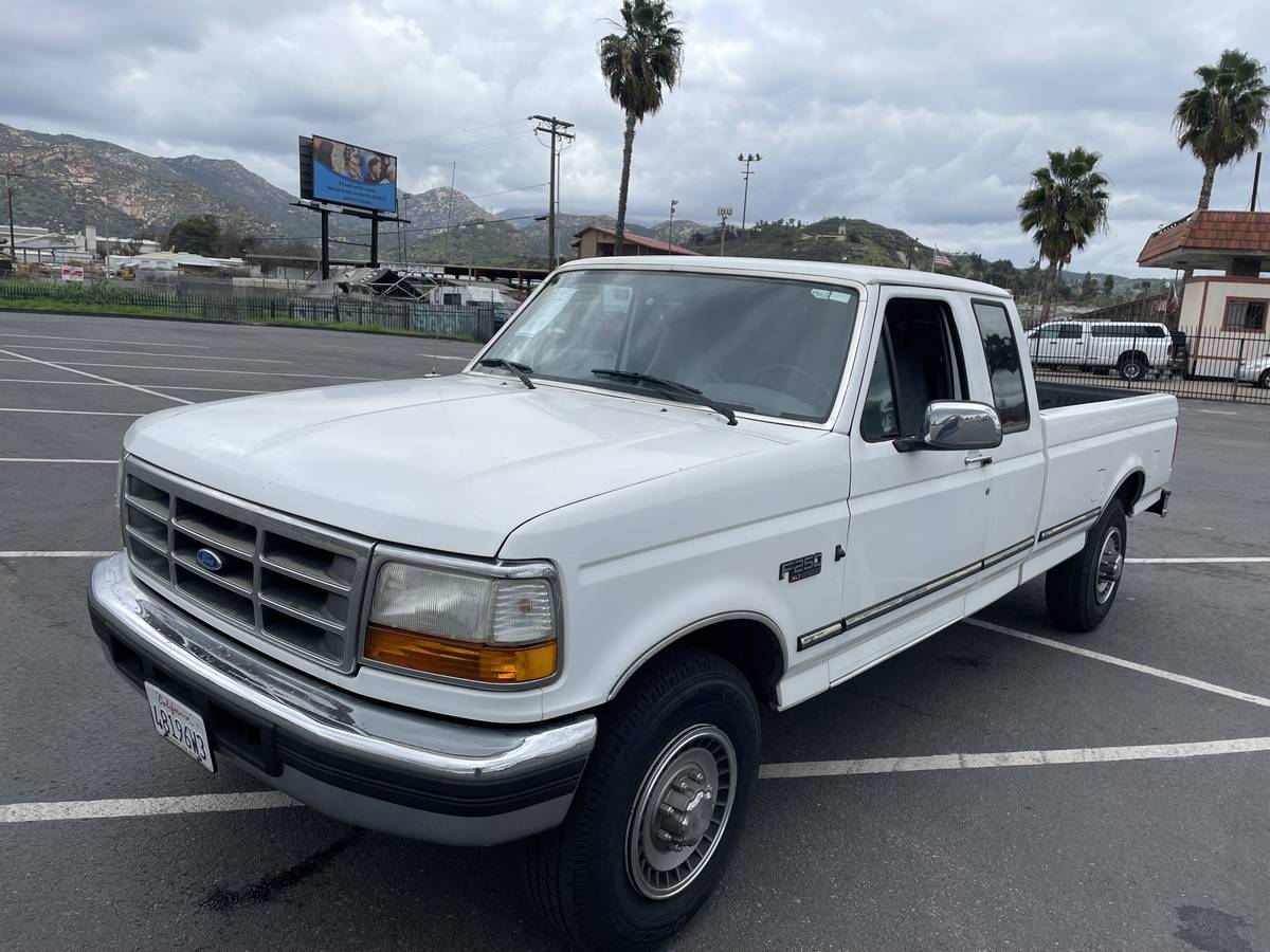 Ford-f-250-square-body-1996-white-3