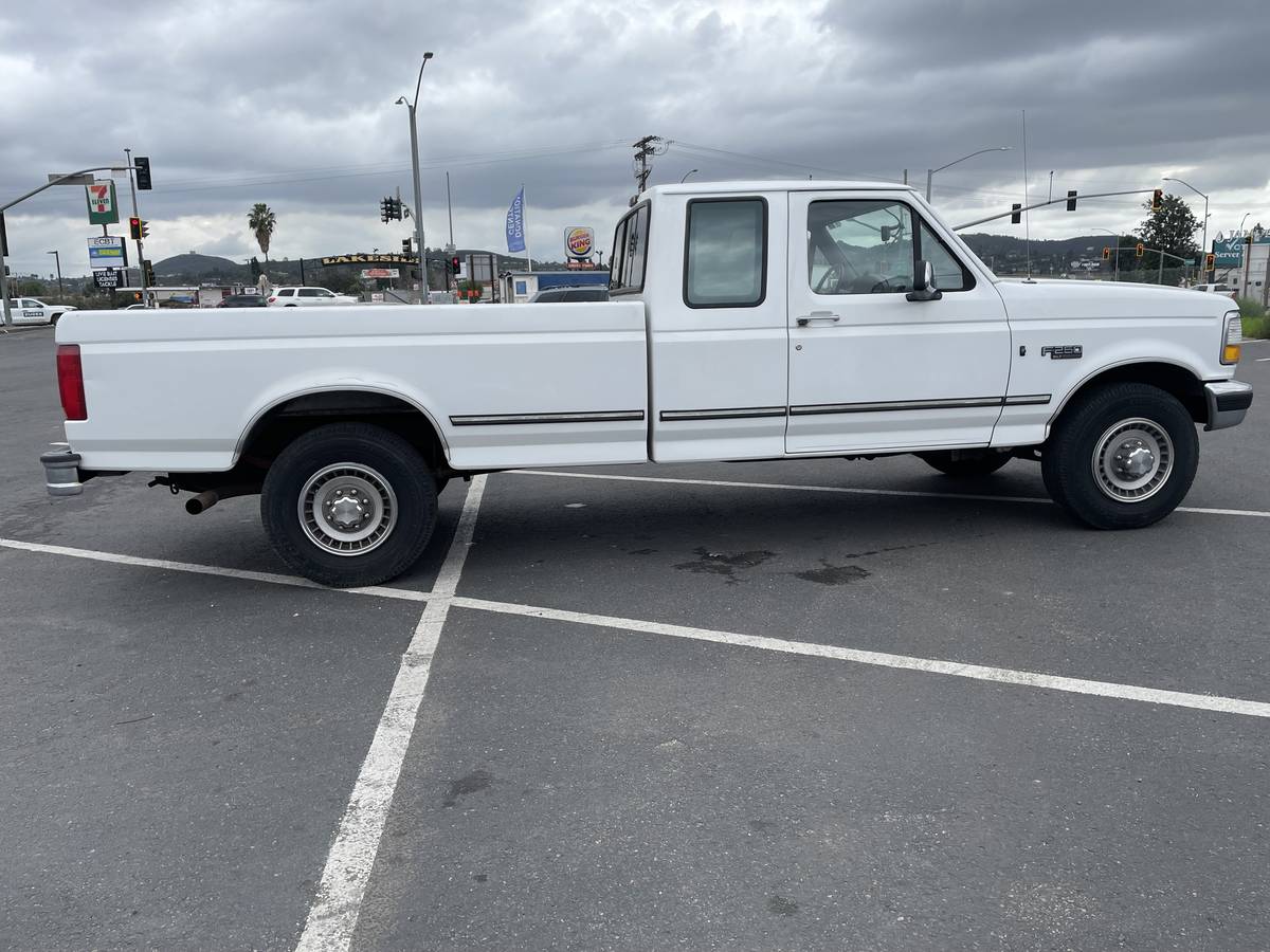 Ford-f-250-square-body-1996-white-7