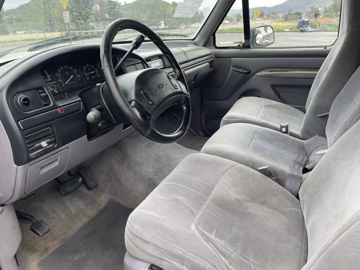 Ford-f-250-square-body-1996-white-9