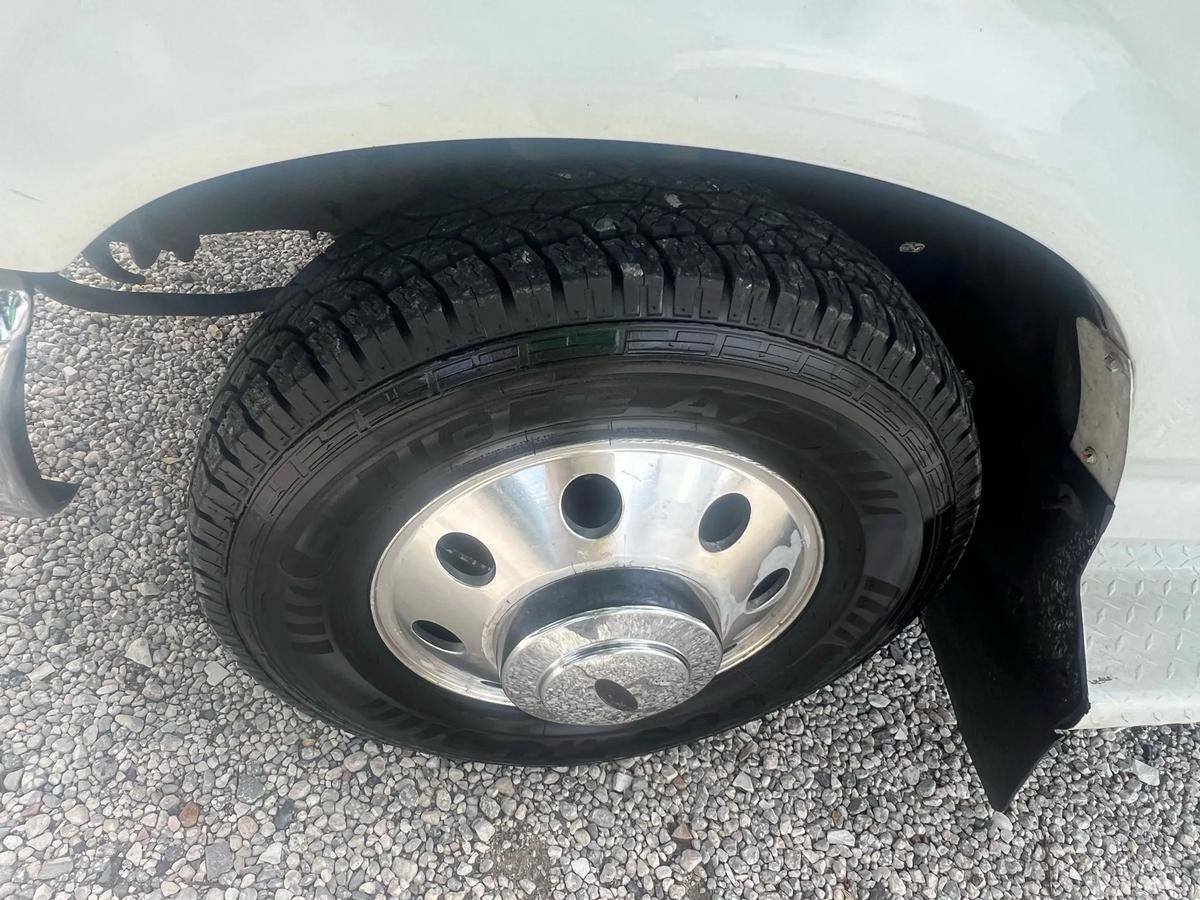 Ford-f-350-diesel-1995-white-13