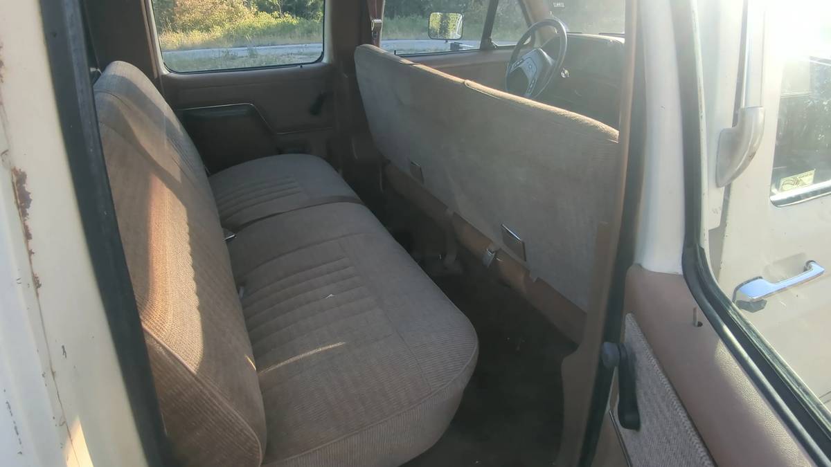 Ford-f-350-lariat-1985-white-4