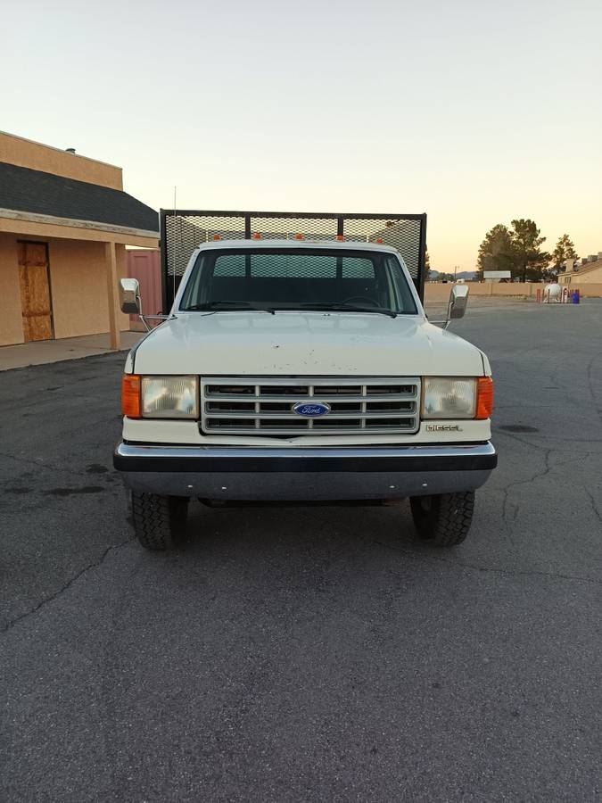 Ford-f-super-duty-diesel-1990-white-2