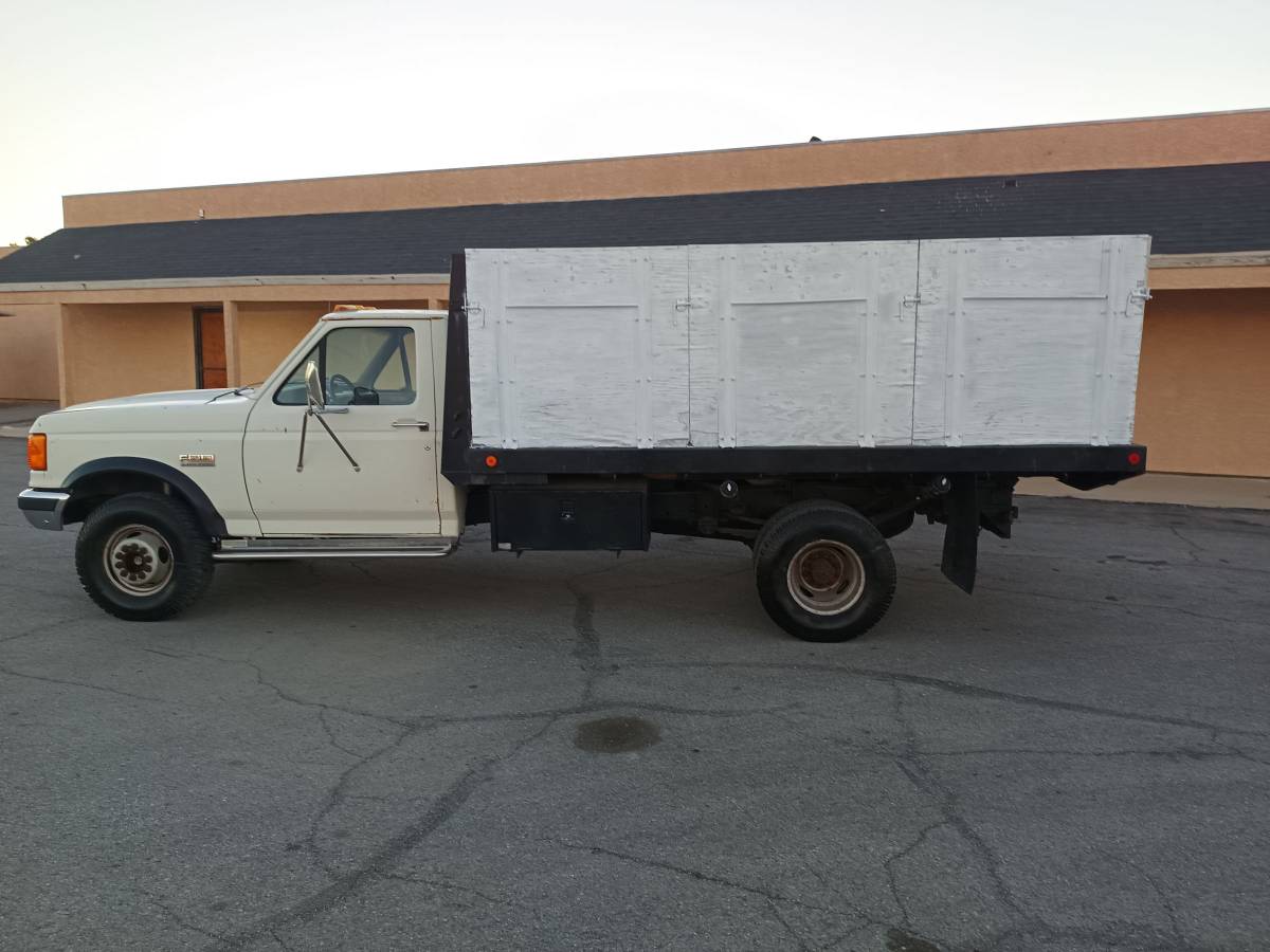 Ford-f-super-duty-diesel-1990-white-9