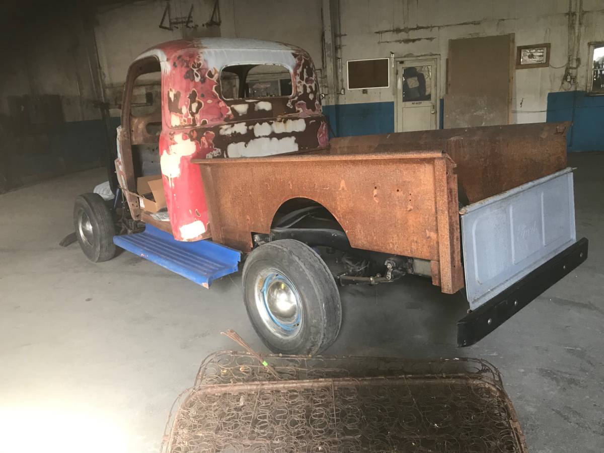 Ford-f1-1948-black-5