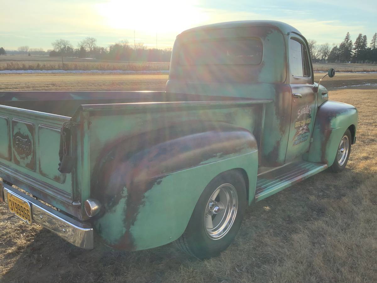 Ford-f1-1952-custom-18